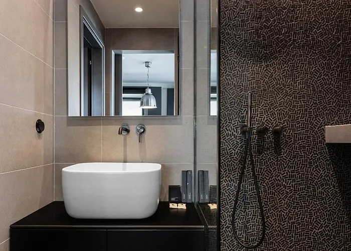 Nero Luxury Flat By Zennova