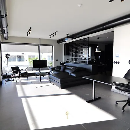 Nero Luxury Flat By Zennova Salonic
