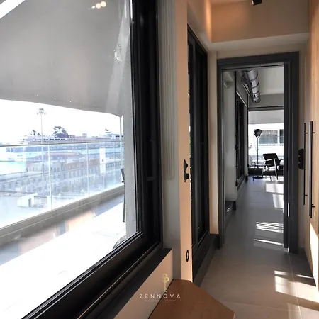Nero Luxury Flat By Zennova Salonic