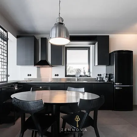 Apartament Nero Luxury Flat By Zennova Salonic