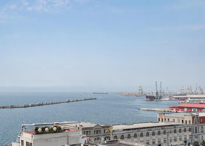 Nero Luxury Flat By Zennova *