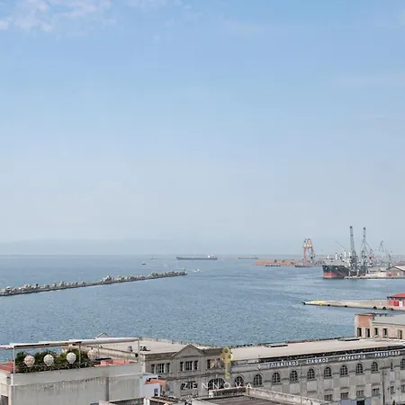 Nero Luxury Flat By Zennova *