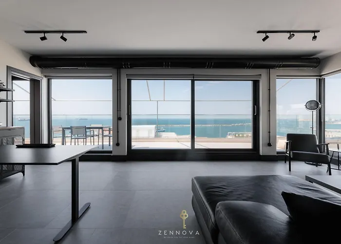Nero Luxury Flat By Zennova * Salonicco