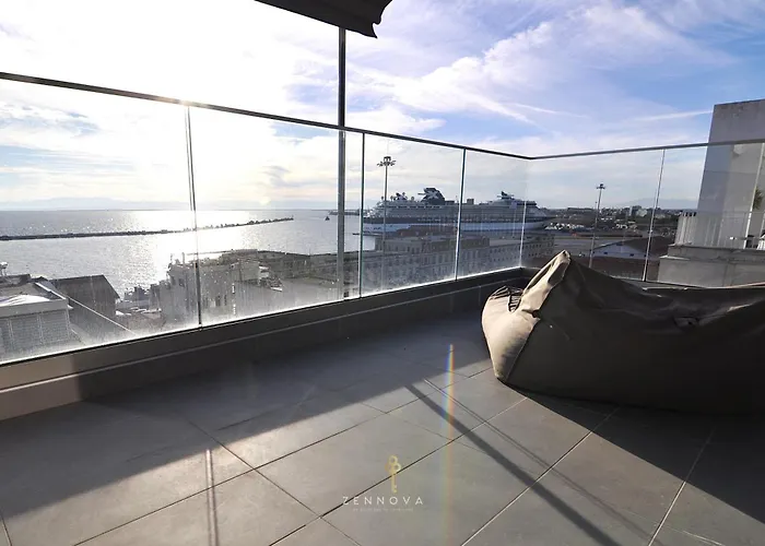 Nero Luxury Flat By Zennova * Salonicco