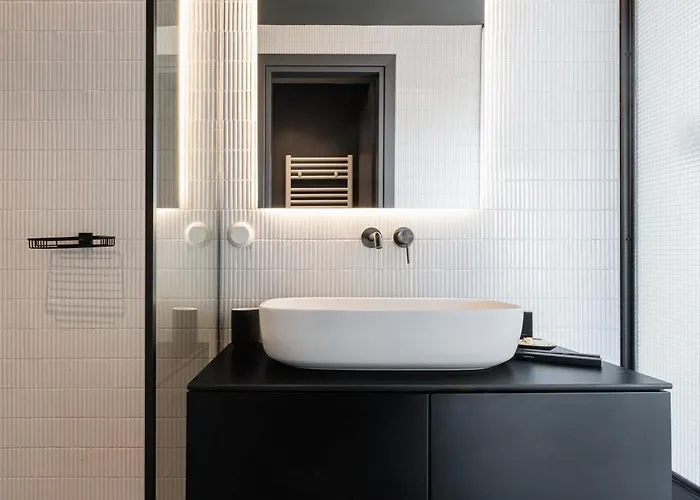 Nero Luxury Flat By Zennova Appartamento Salonicco