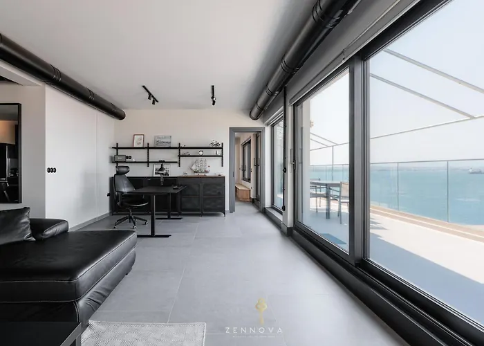 Nero Luxury Flat By Zennova * Salonicco